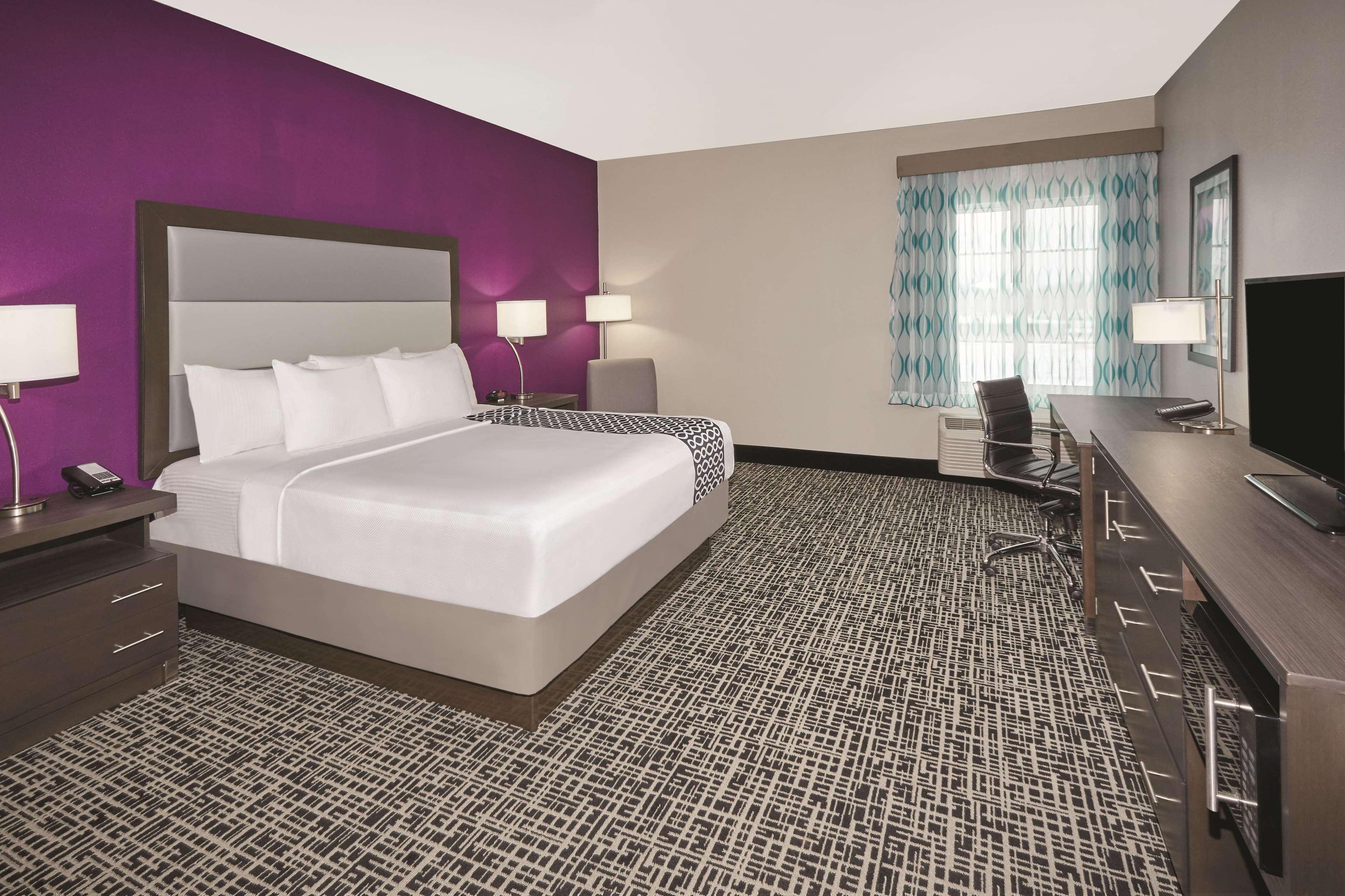 La Quinta By Wyndham Springfield Il Hotel Exterior photo
