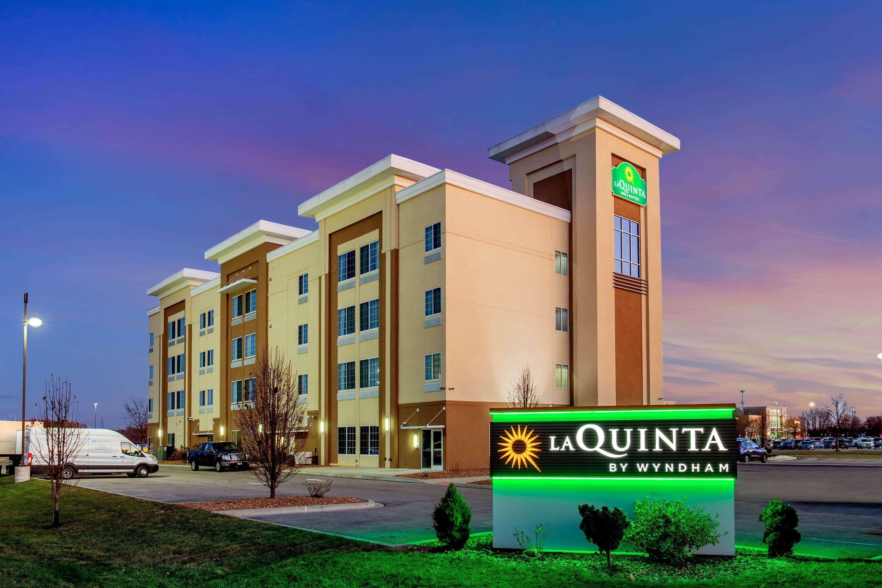 La Quinta By Wyndham Springfield Il Hotel Exterior photo
