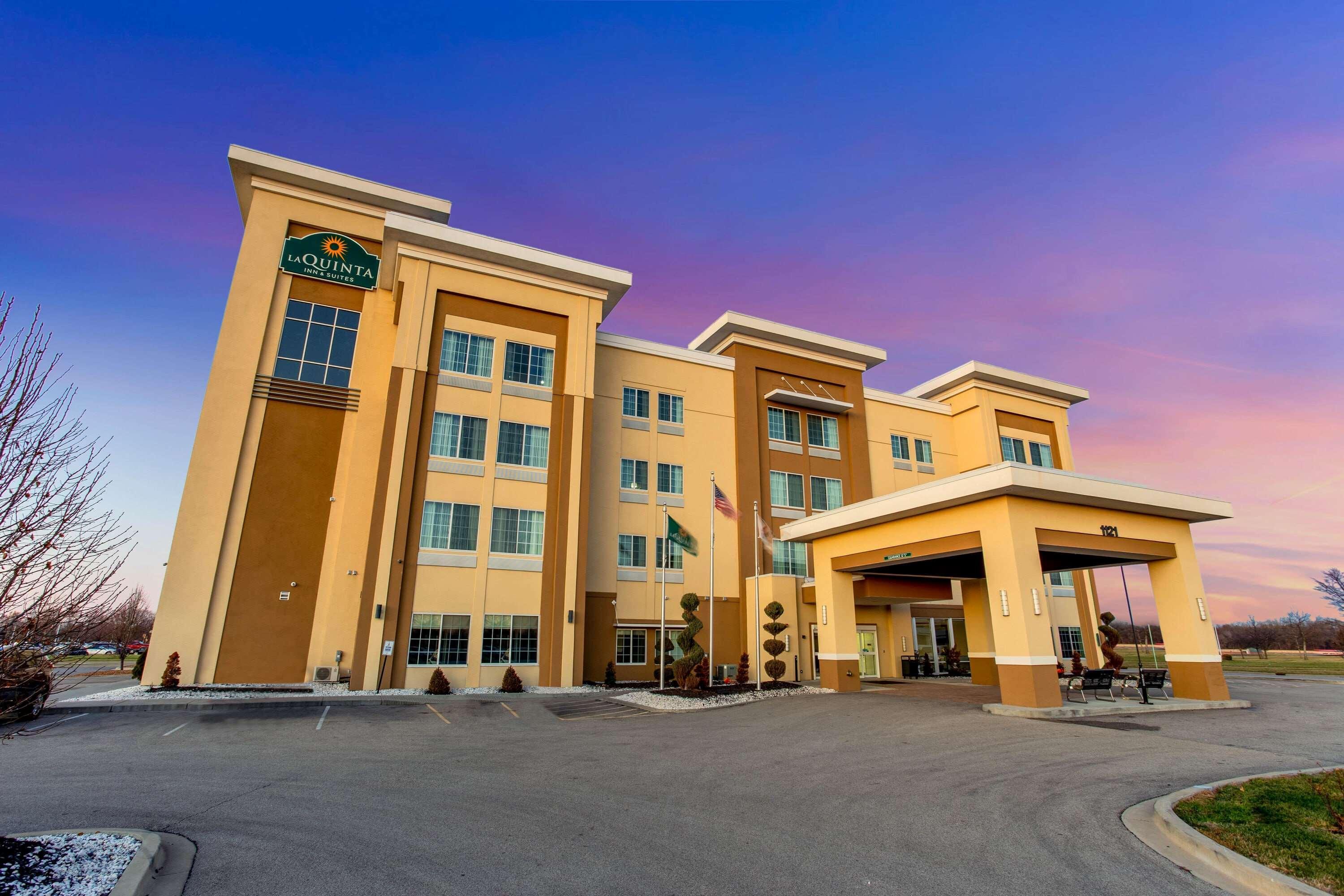La Quinta By Wyndham Springfield Il Hotel Exterior photo