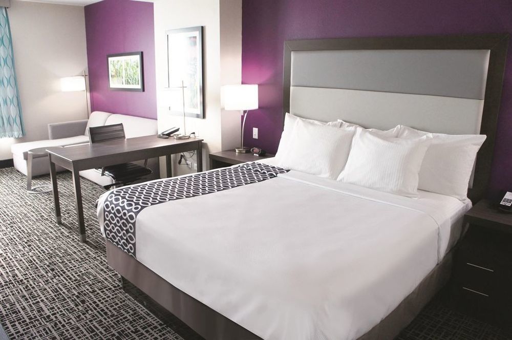 La Quinta By Wyndham Springfield Il Hotel Room photo